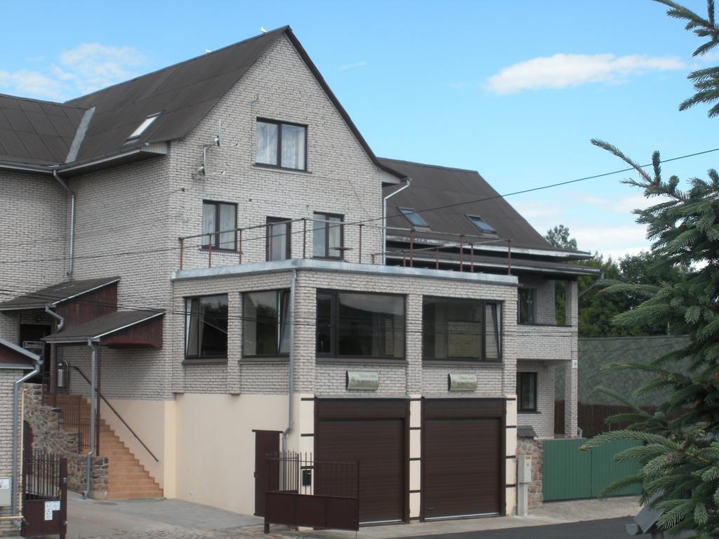 Arsenal Hotel Daugavpils Buitenkant foto