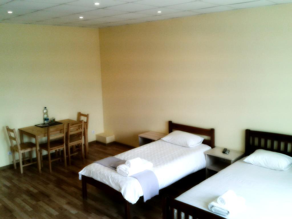 Arsenal Hotel Daugavpils Buitenkant foto